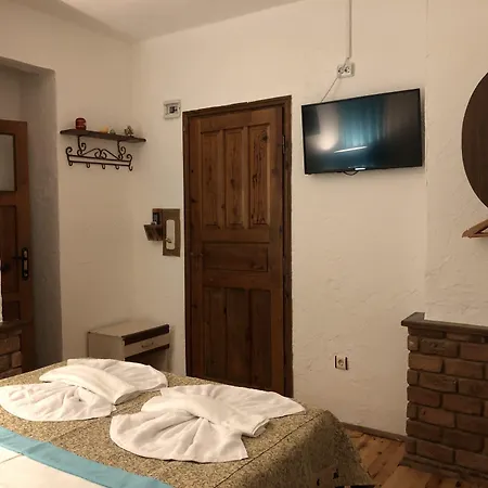 Oezcakil Boutique 2*